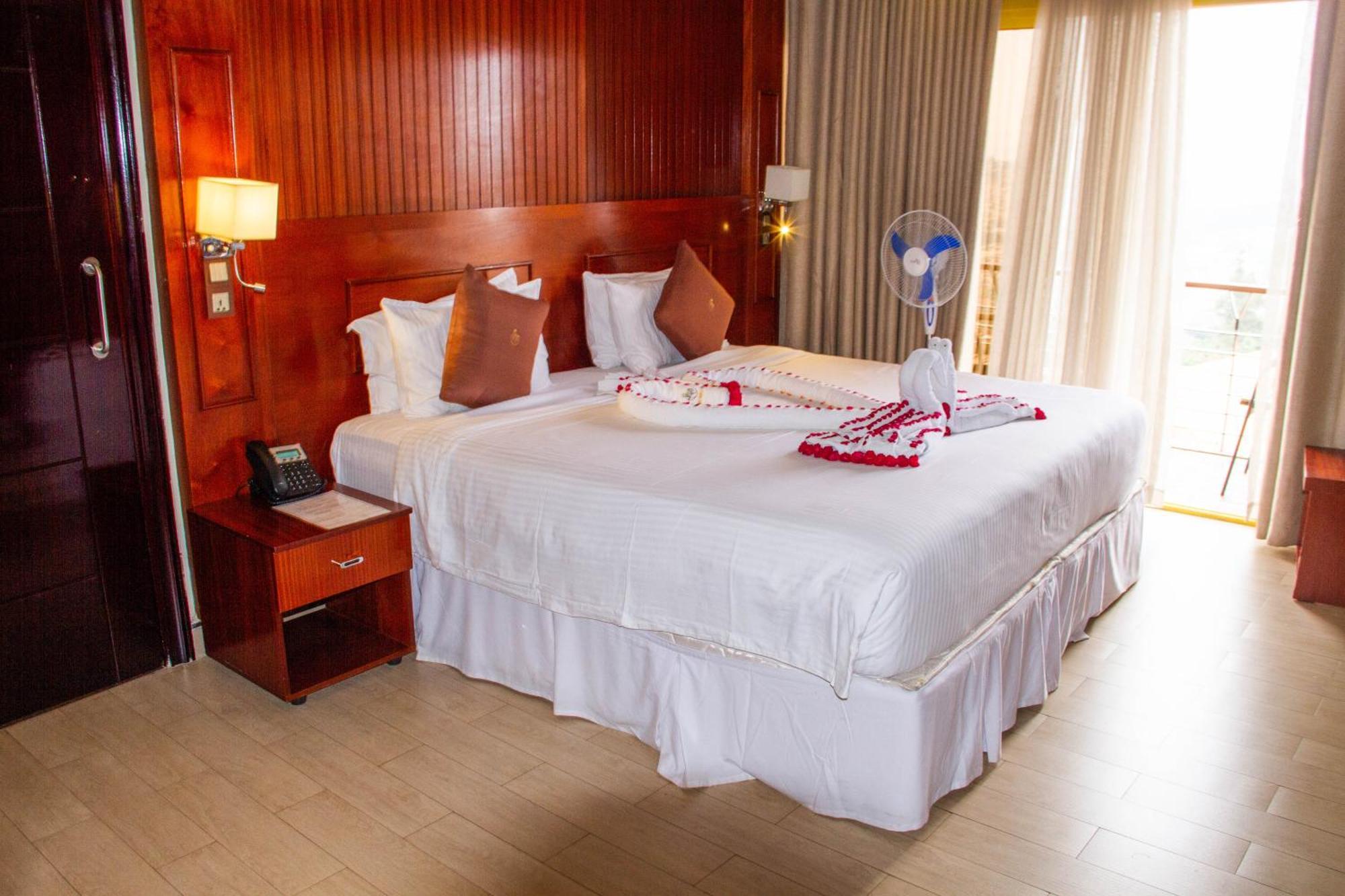 Sainte Famille Hotel Kigali Esterno foto