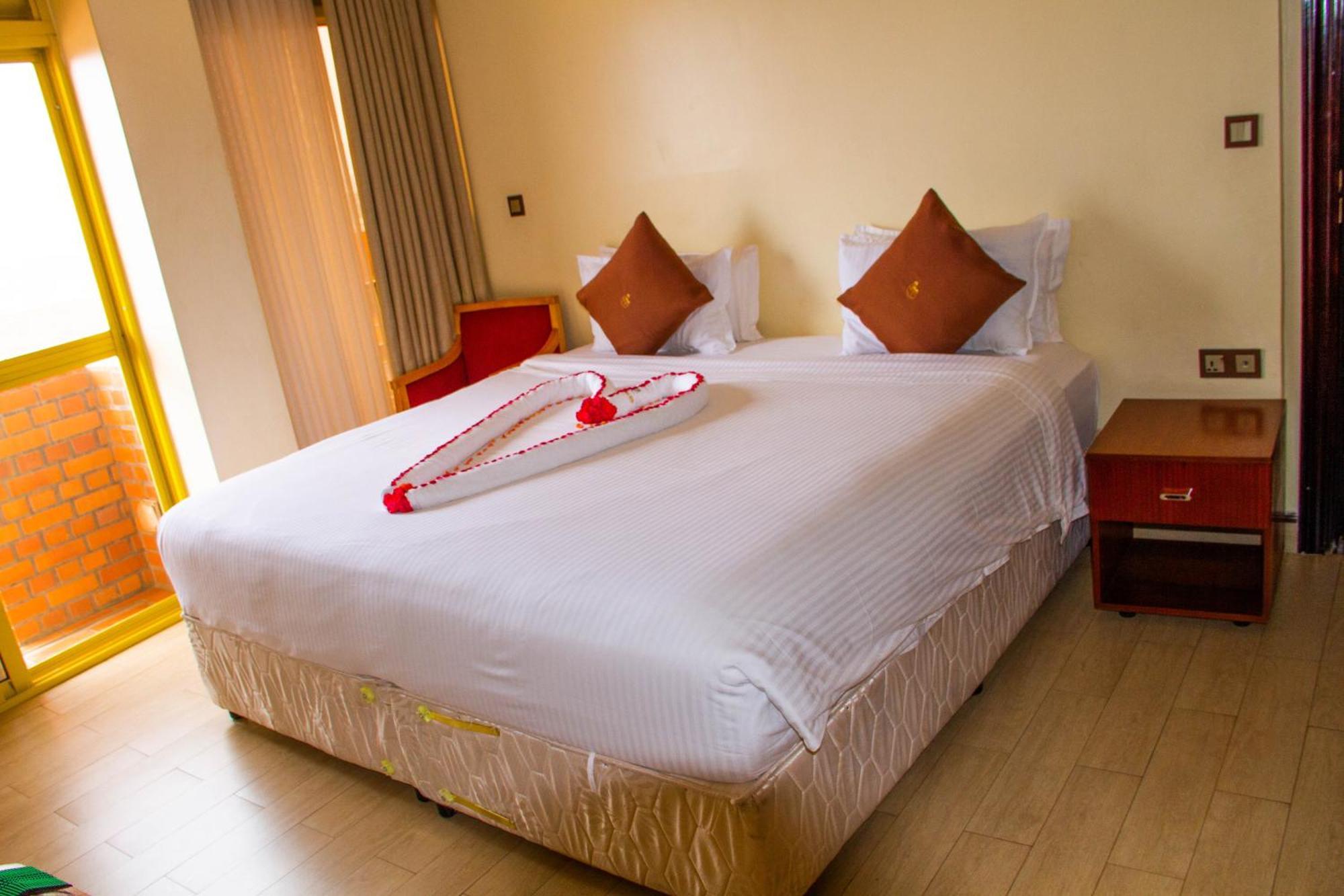 Sainte Famille Hotel Kigali Esterno foto