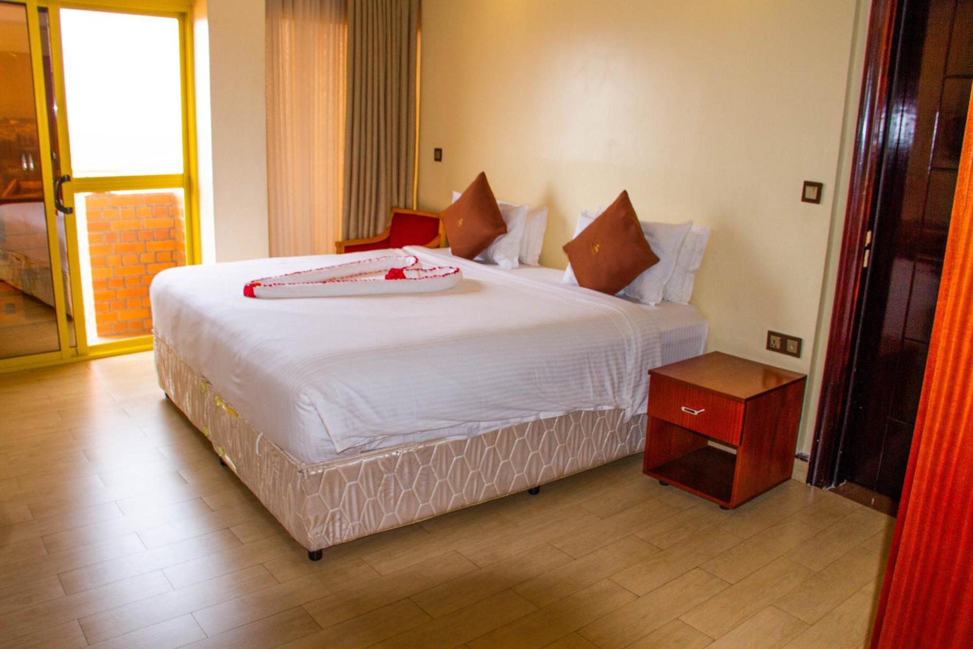 Sainte Famille Hotel Kigali Esterno foto