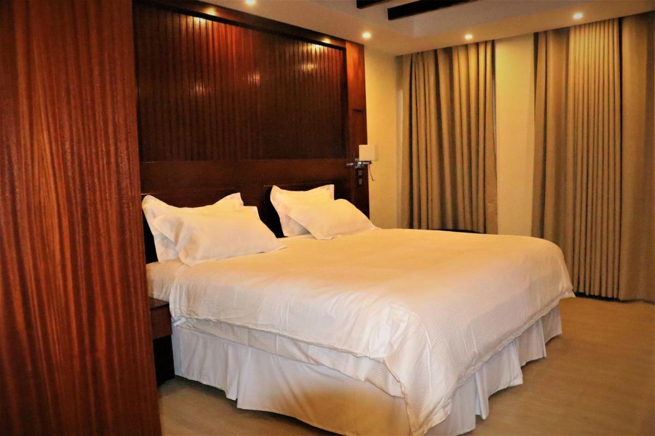 Sainte Famille Hotel Kigali Esterno foto