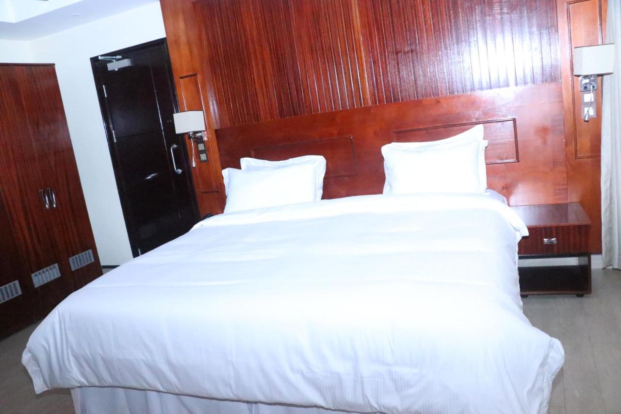 Sainte Famille Hotel Kigali Esterno foto
