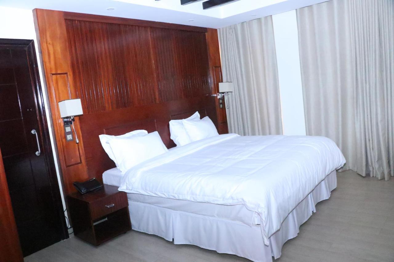 Sainte Famille Hotel Kigali Esterno foto