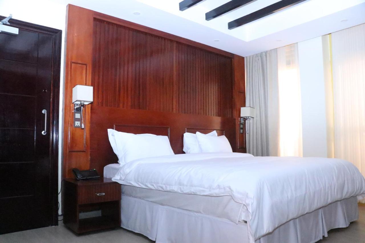 Sainte Famille Hotel Kigali Esterno foto
