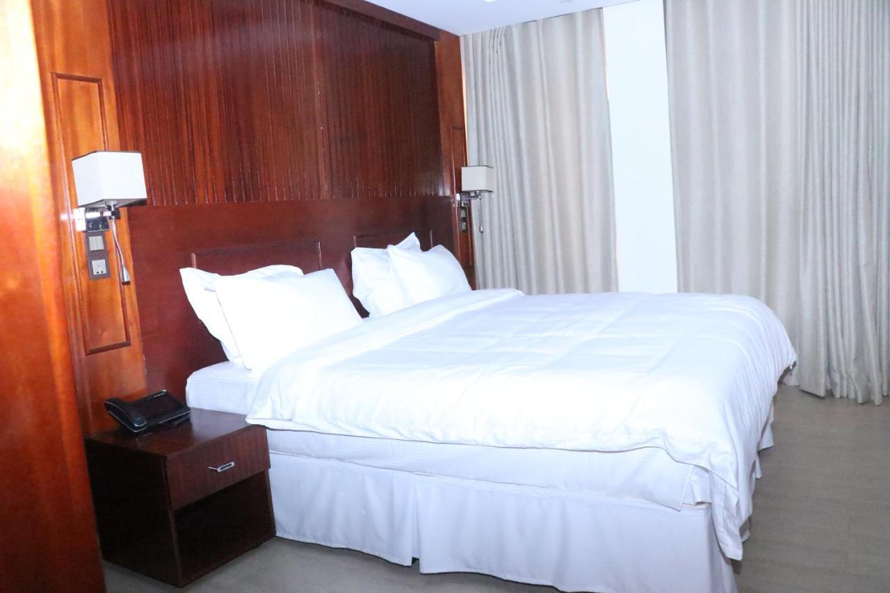 Sainte Famille Hotel Kigali Esterno foto