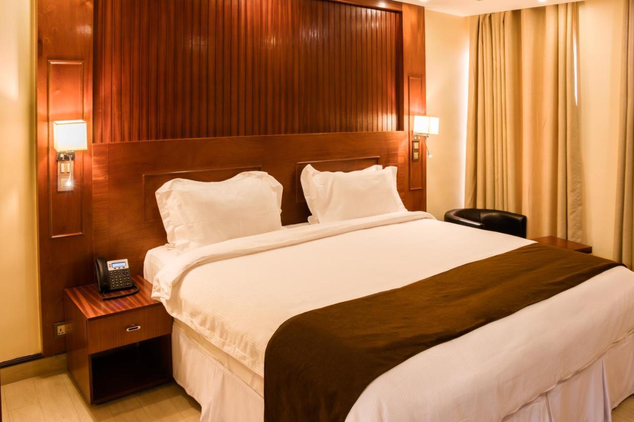 Sainte Famille Hotel Kigali Esterno foto